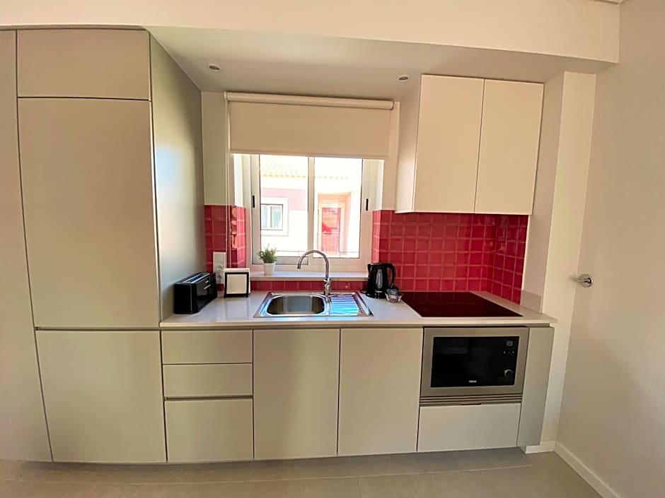 Cardeal Suites & Apartments