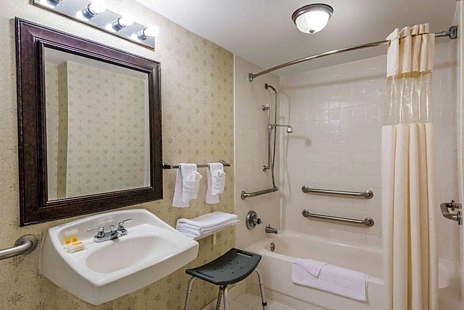 Ramada by Wyndham Lumberton