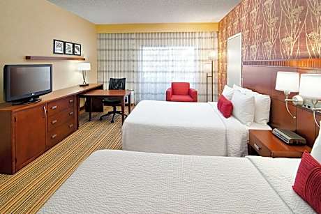 Room, 2 Double Beds (Mobility/Hearing Access, Roll-In Shwr) (2 Double Beds)