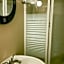 Cozy Guest Rooms Near UBC, Downtown and Beaches