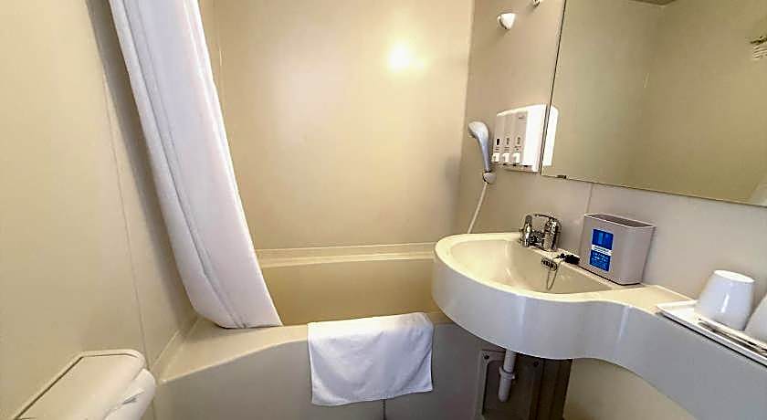 Toyoko Inn Okinawa Naha Kokusai-dori Miebashi-eki