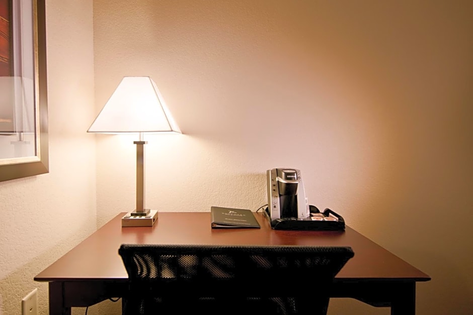 Cobblestone Inn & Suites – Manchester
