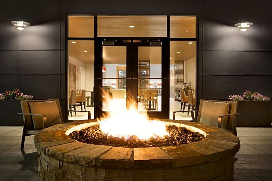 Country Inn & Suites by Radisson Asheville River Arts District