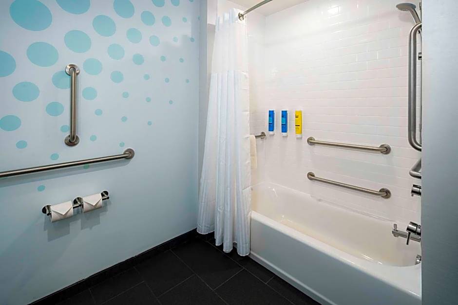 Tru By Hilton Goodyear Phoenix West