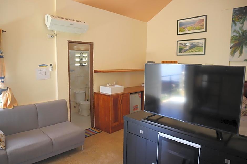 Ice Bear Bar & Tourist Inn