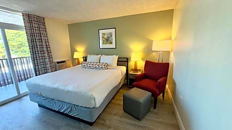 Superior King Room with Marina View