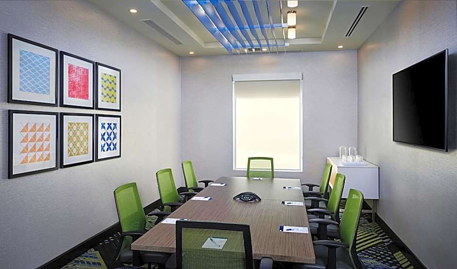 Holiday Inn Express Sarnia - Point Edward By IHG