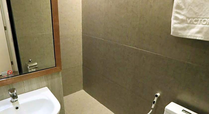 Victoria Court Cuneta Motorist Lodge