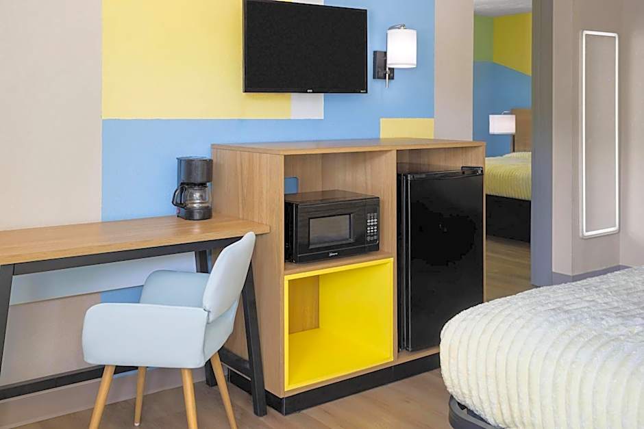 Days Inn By Wyndham Pigeon Forge South