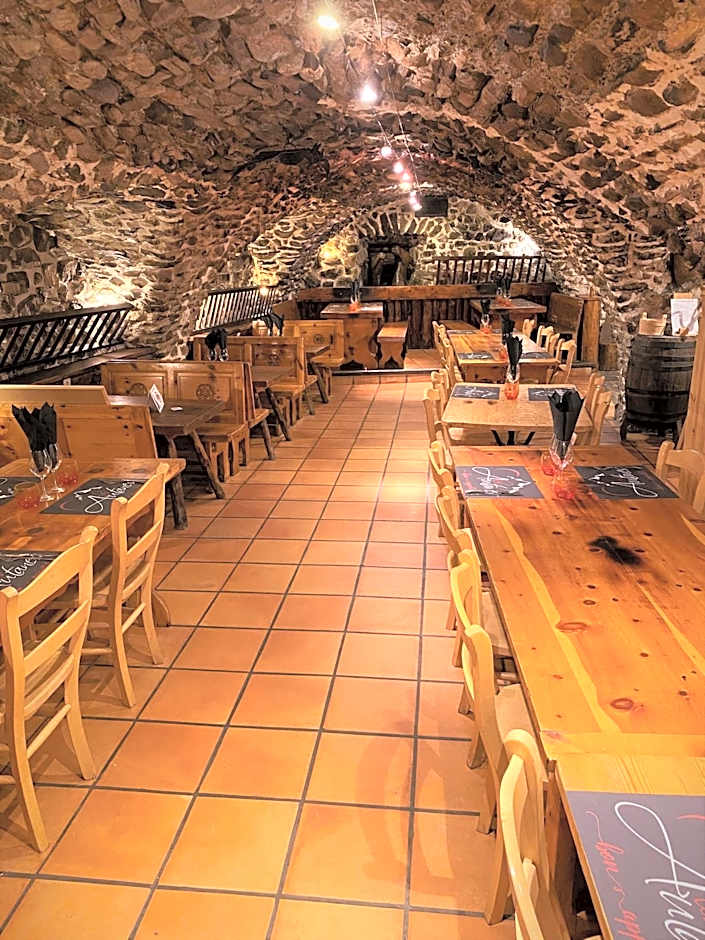 Logis Hôtel & Spa Les Autanes