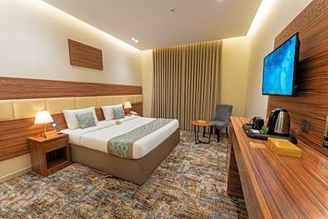 Two-Bedroom Suite with Two Bathrooms