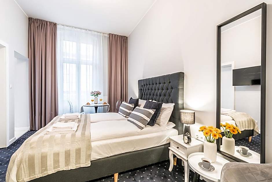 SERENITY Aparthotels - Old Town Poznan by Friendly Apartments