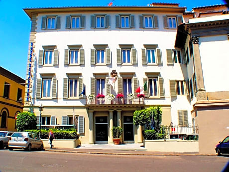 Executive Hotel