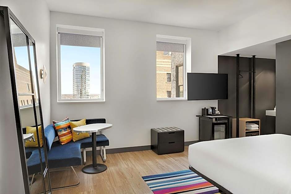 Aloft Indianapolis Downtown