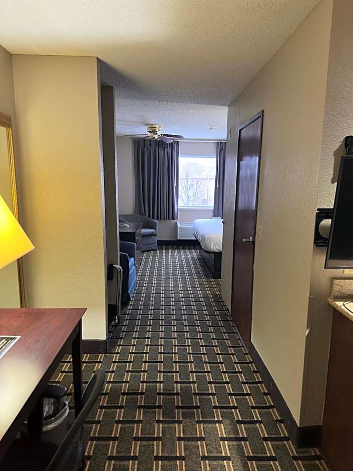 Baymont Inn & Suites by Wyndham Lincoln NE