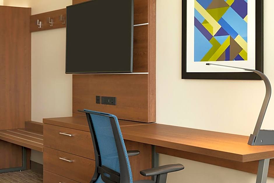 Holiday Inn Express And Suites Beaver Dam By IHG