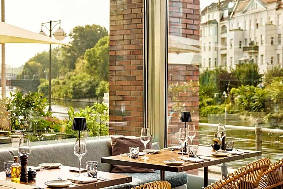 AMERON Berlin ABION Spreebogen Waterside