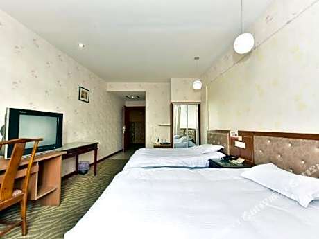 Qiha Hotel (Cixi Zhangqi Shop)