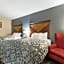 Econo Lodge Inn & Suites Mason City - Clear Lake