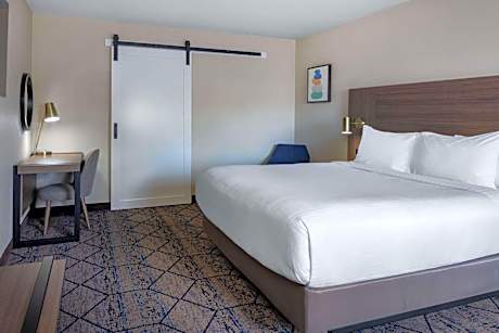 1 King Bed Mobility Accessible Room Bathtub W/Grab Bars Non-Smoking