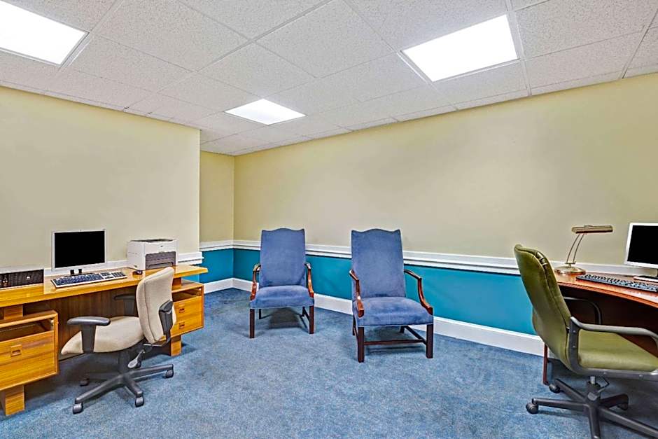 Ramada by Wyndham Seekonk Providence Area