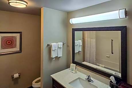 2 Queen W/Microwv/Fridge Nonsmoke