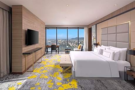 The Level Suite - Complimentary Executive Lounge Access