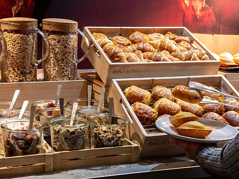 ibis Paris Canal Saint Martin