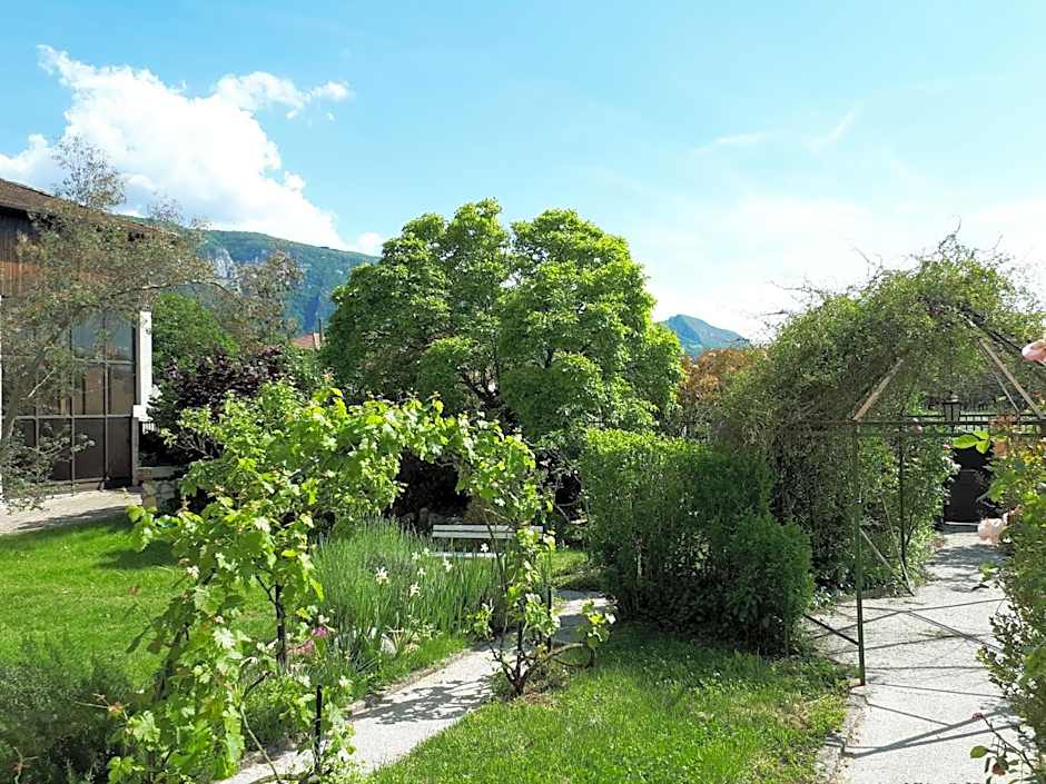 Chambres d'Hôtes La Noyeraie