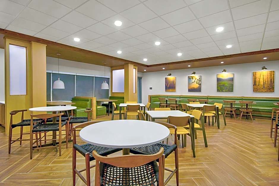 Fairfield by Marriott Inn & Suites Cincinnati North West Chester