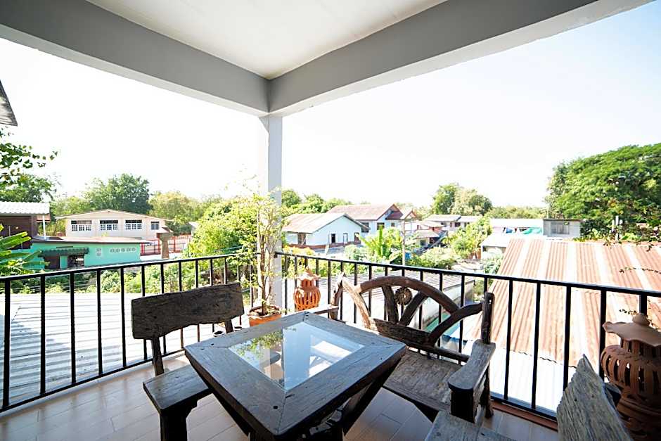 OYO 465 Krung Kao Traveller Lodge