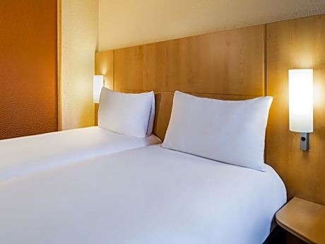 Standard Room with 2 Single Beds