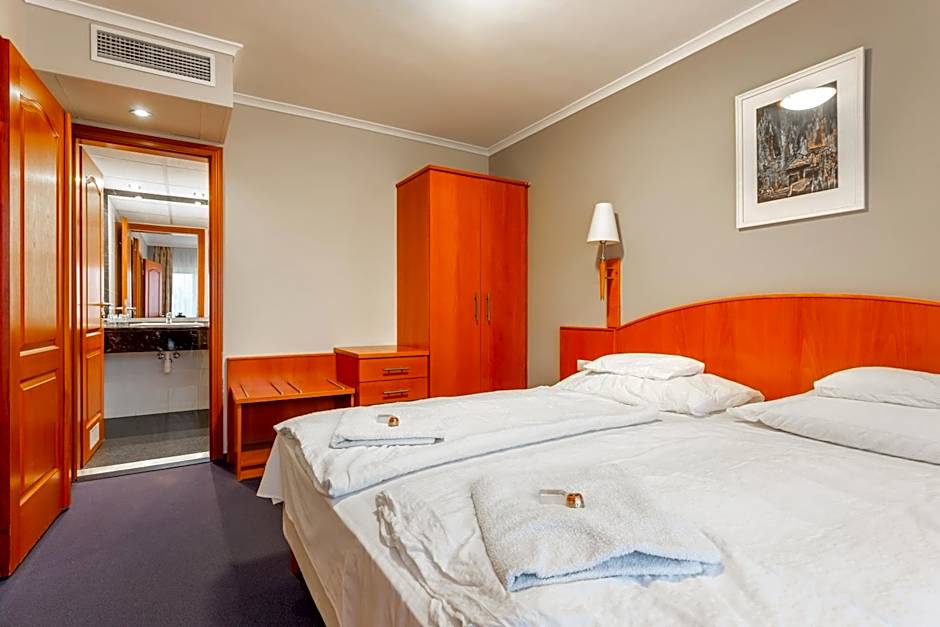 Szőnyi Garden Hotel Pest