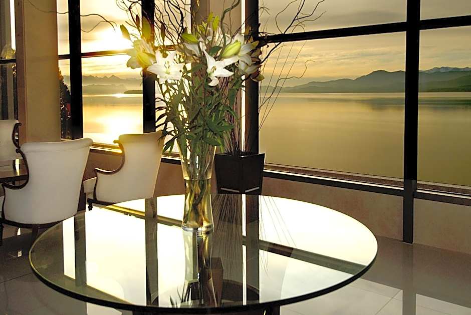 Alma Del Lago Suites & Spa