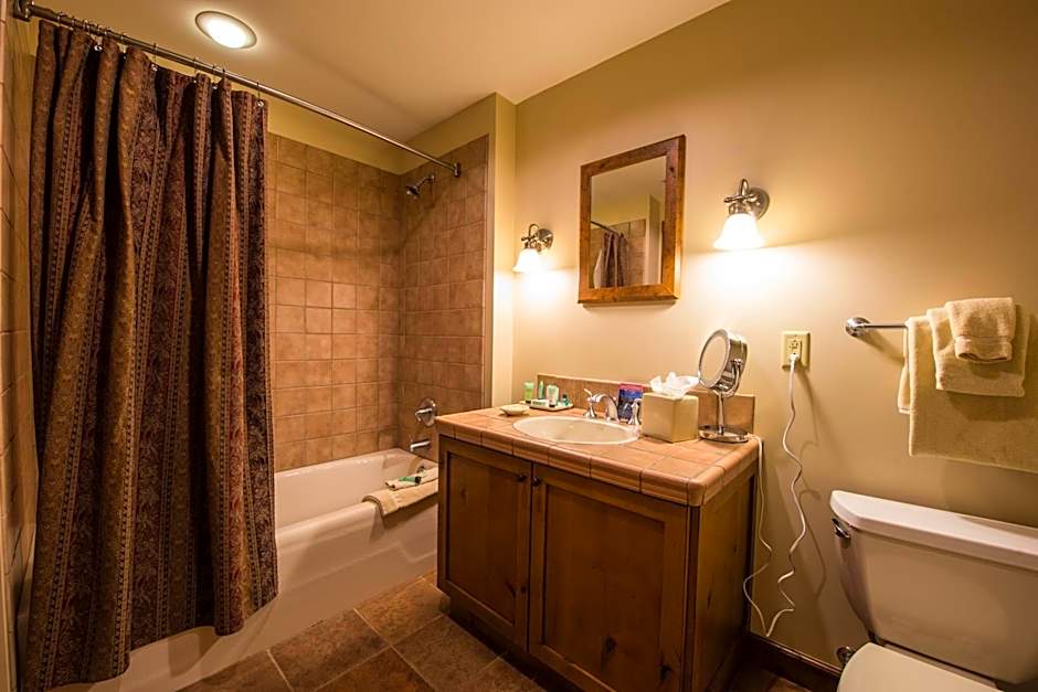 The Lodge at Mountaineer Square, A Vail Resorts Property