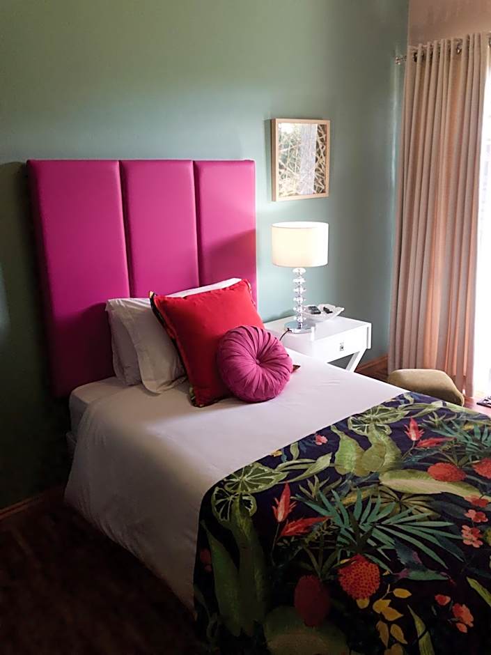 The Hedge Guesthouse