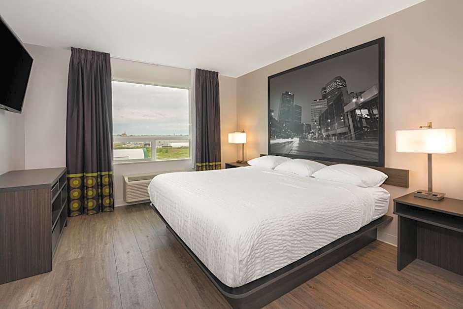 Super 8 by Wyndham Winnipeg East MB
