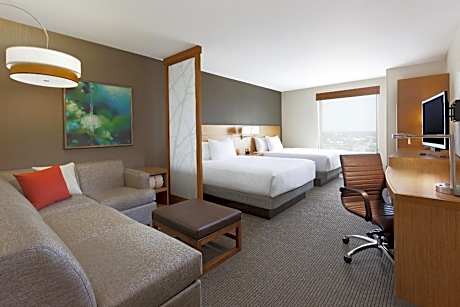 Queen Room with Two Queen Beds and Shower - Disability Access