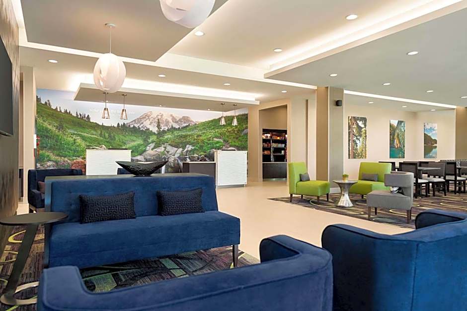 La Quinta Inn & Suites by Wyndham Burlington