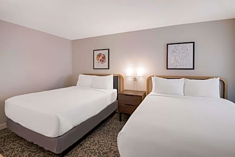 One-Bedroom Suite with Two Double Beds