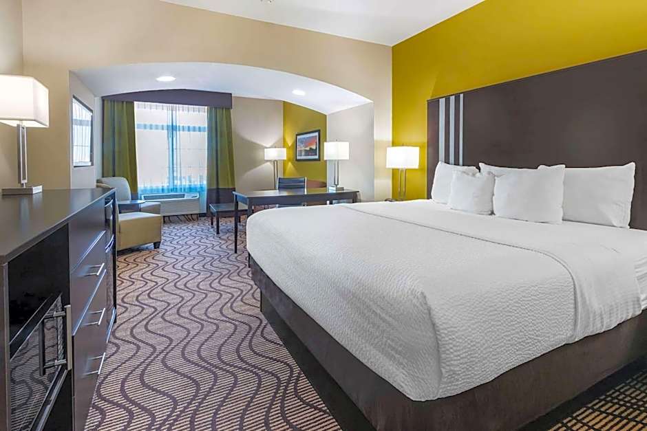 La Quinta Inn & Suites by Wyndham Artesia