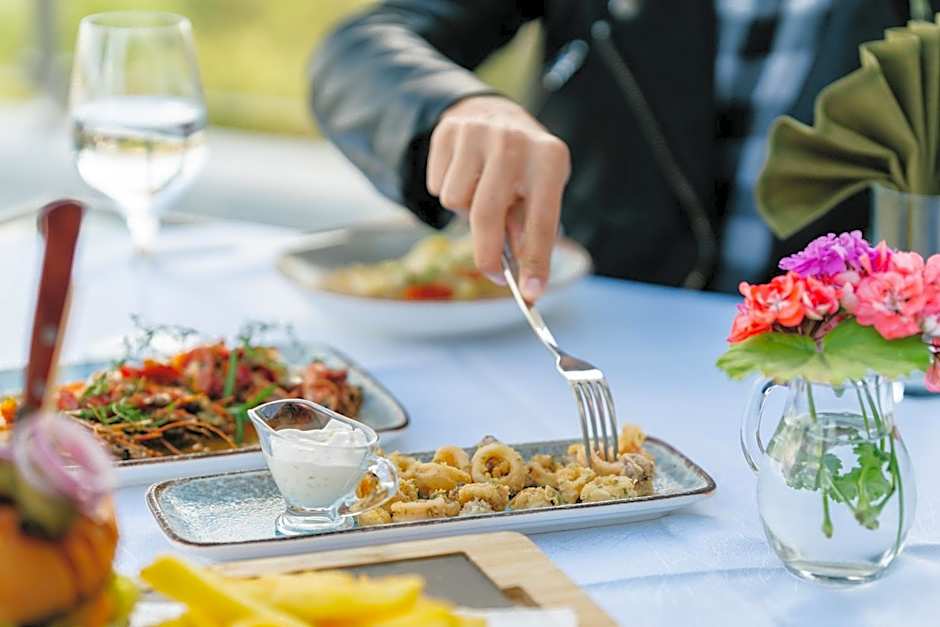 Хотелски комплекс Ямболен