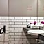 Moxy by Marriott Frankfurt East