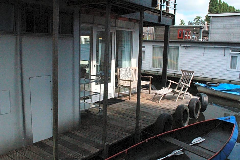 Houseboat Studio Sooki
