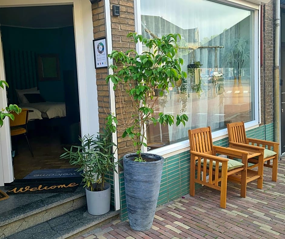 Feel at Home - Holiday Studio