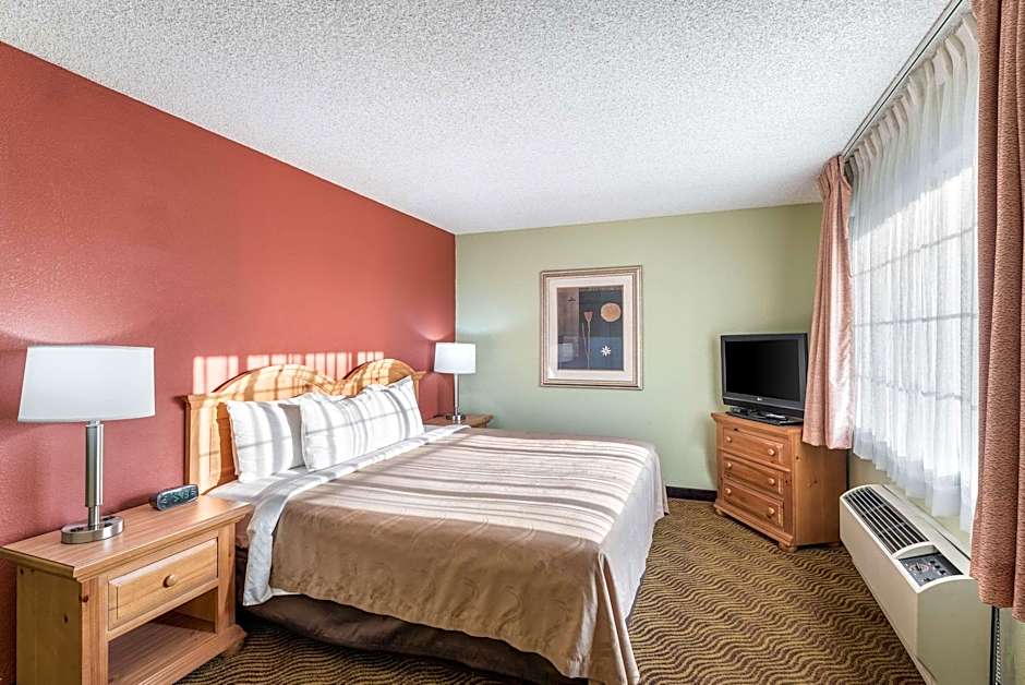 Foto 1 von 7 von 1 King Bed and 1 Queen Bed Suite