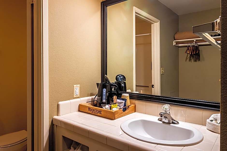 Cambria Pines Lodge