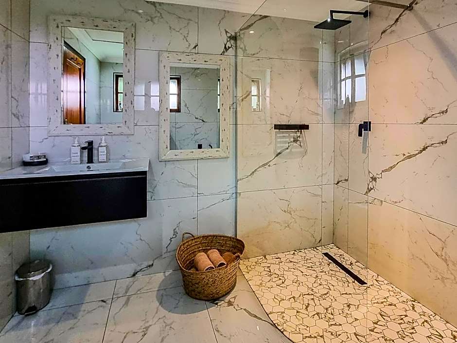 Critchley Hackle Lodge