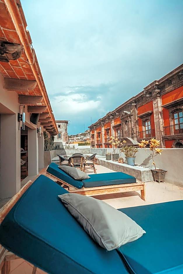 Mikaella Hotel
