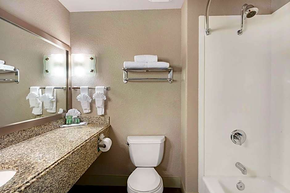 Best Western Cedar Inn And Suites